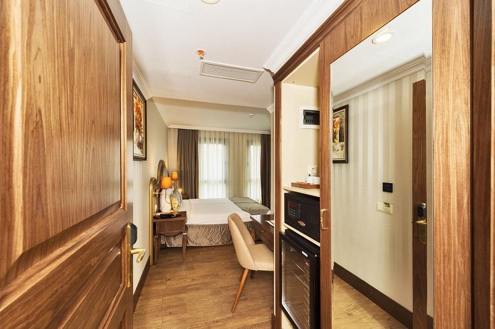 Hotel Realstar