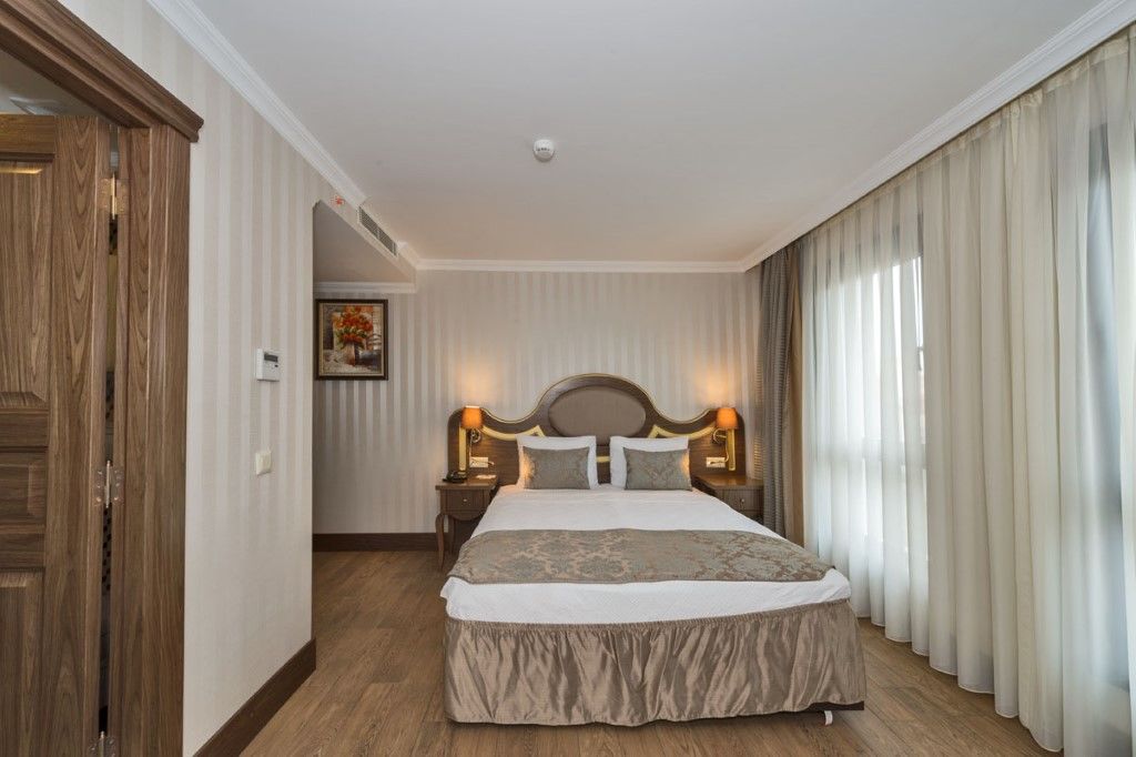 Hotel Realstar